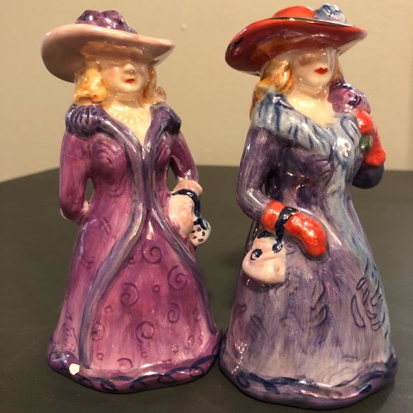 RHS - Pink and Red Hat Salt and Pepper Shakers - Picture 6 of 11